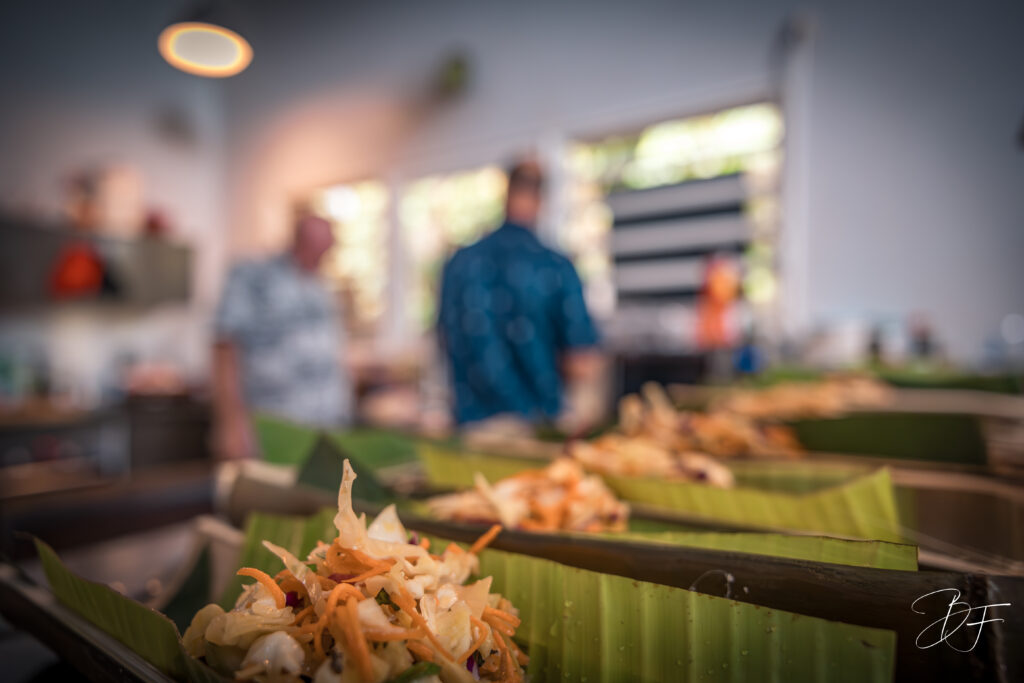 Buffet décoré pour un anniversaire célébré en famille en Nouvelle-Calédonie, photographié par BFO Photographie