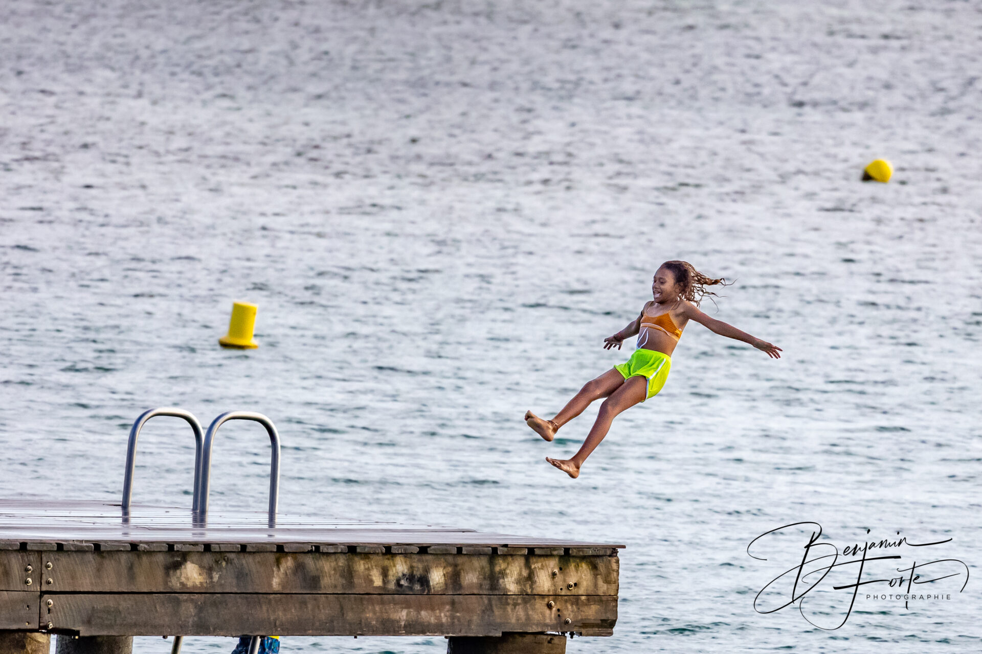 Photographie expérimentale capturée dans une rue de Nouméa