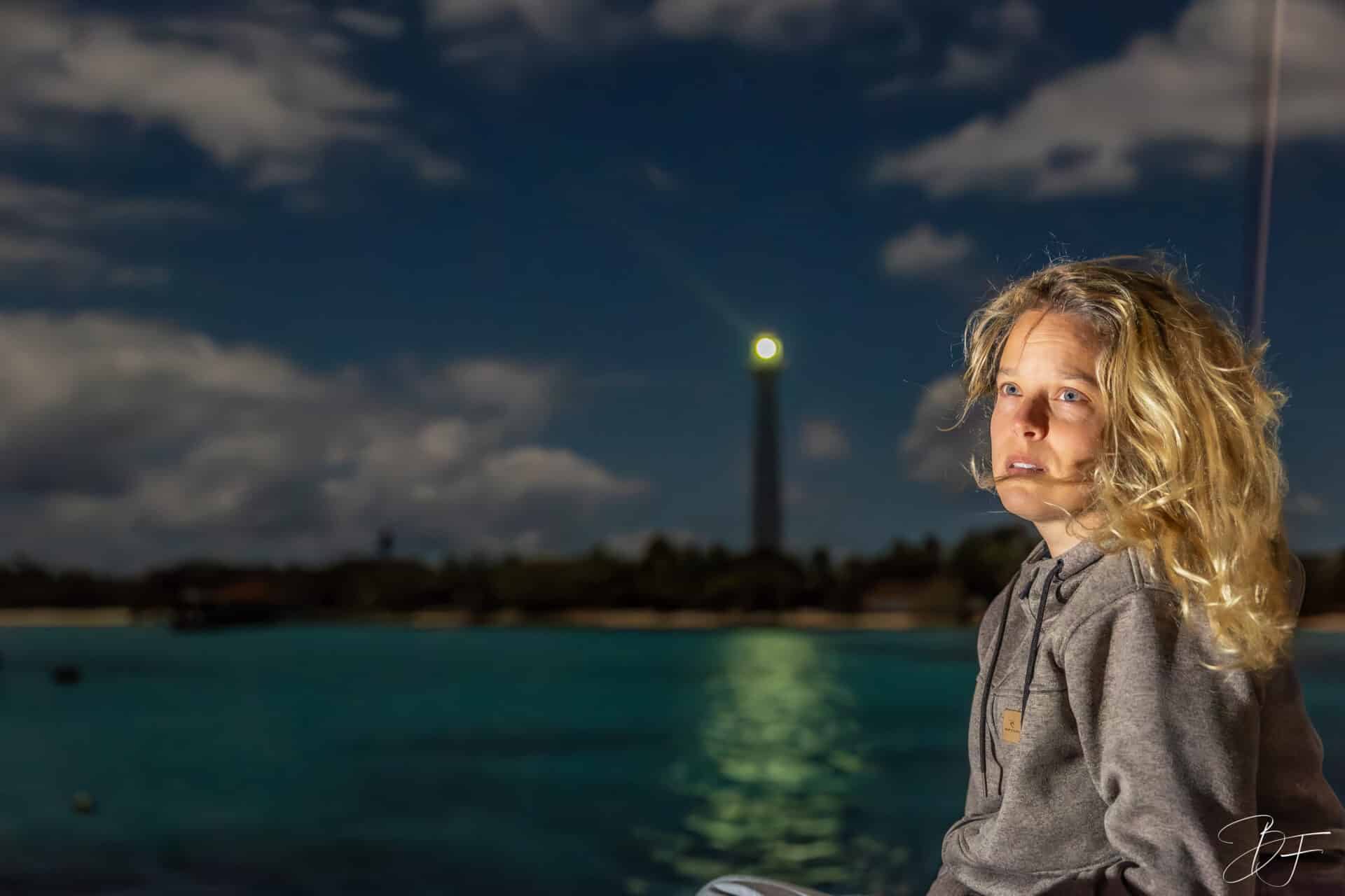 Portrait artistique réalisé de nuit devant le phare Amédée, près de Nouméa en Nouvelle-Calédonie, par BFO Photographie.